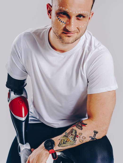 MEN'S SLIM-FIT T-SHIRT